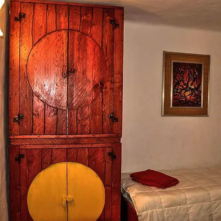 Vila Villa-white-rose-baja-sardinia *