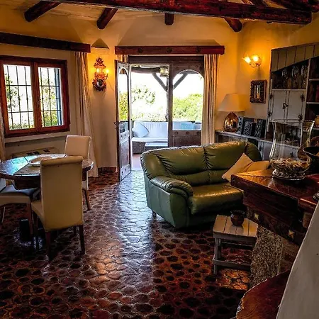 Villa-white-rose-baja-sardinia *